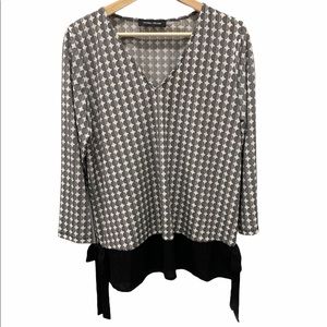 IVANKA TRUMP Black & White Size Medium Top